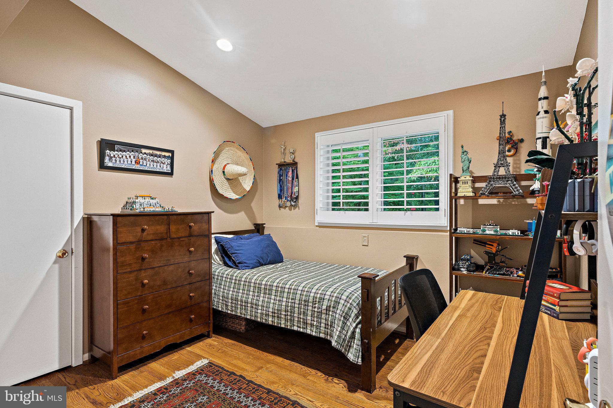 9706 Beach Mill Road Great Falls, VA 22066 - Photo 25 of 41