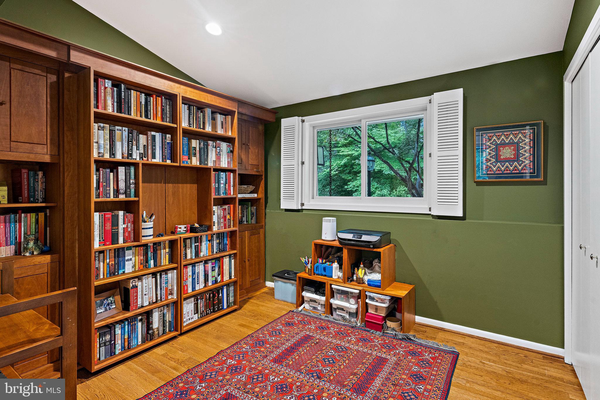 9706 Beach Mill Road Great Falls, VA 22066 - Photo 26 of 41