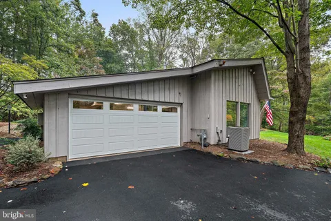 $1,299,000 | 9706 Beach Mill Road, Great Falls, VA 22066