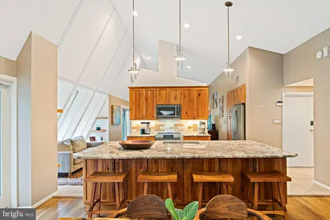 $1,299,000 | 9706 Beach Mill Road, Great Falls, VA 22066