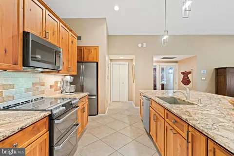 $1,299,000 | 9706 Beach Mill Road, Great Falls, VA 22066