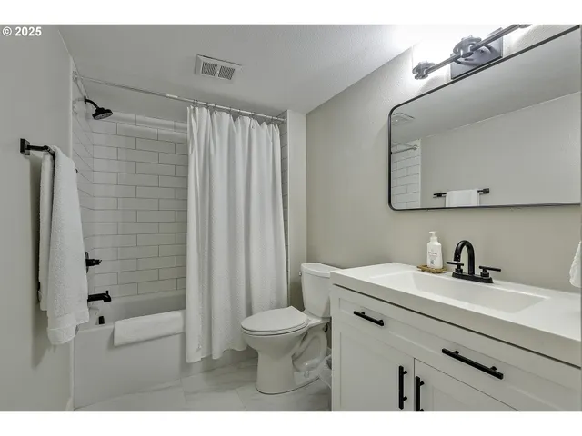 $260,000 | 17756 Northwest Lakeway Court, Beaverton, OR 97006