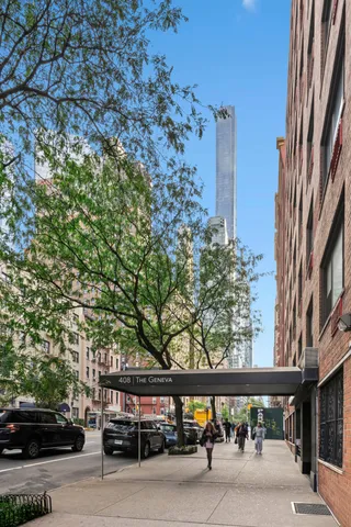 $700,000 | 408 West 57th Street, Unit 7L | Hell's Kitchen
