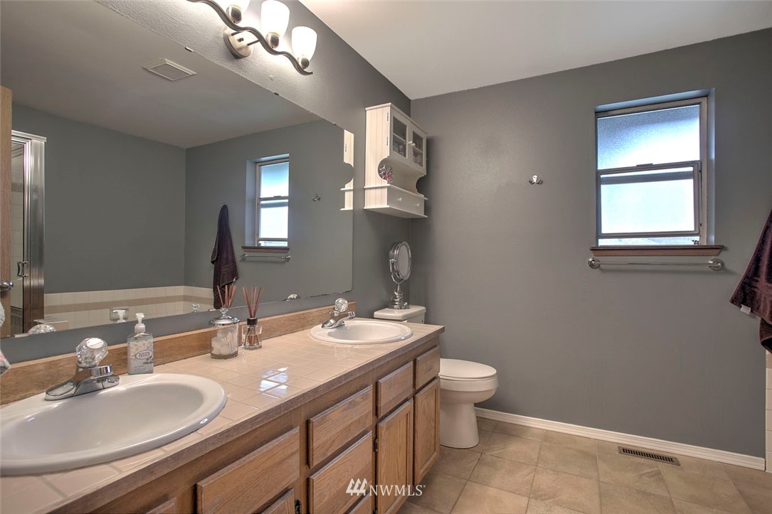 1002 215th Street Southeast Bothell, WA 98021 - Photo 18 of 25
