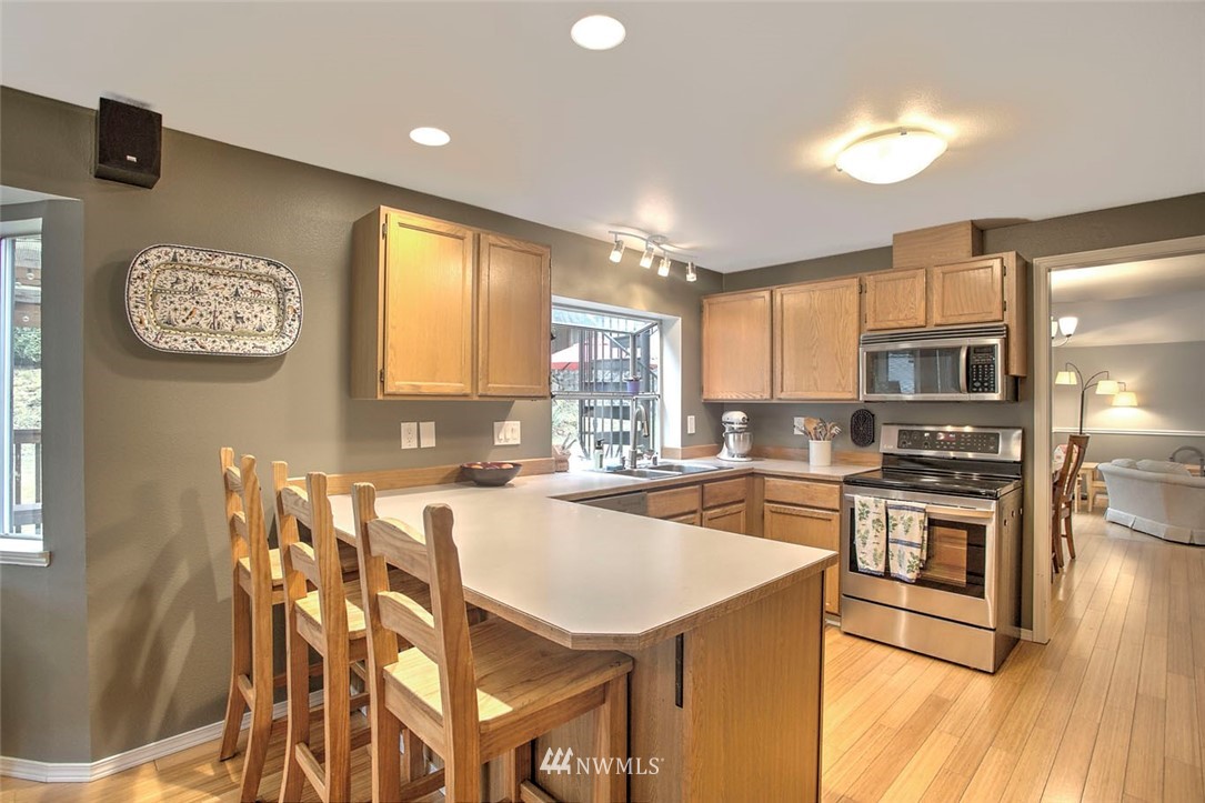 1002 215th Street Southeast Bothell, WA 98021 - Photo 9 of 25