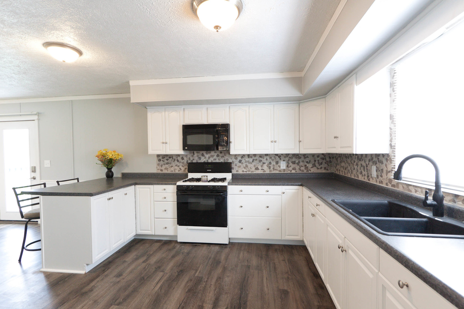 620 North 3rd Avenue Chenoa, IL 61726 - Photo 10 of 36