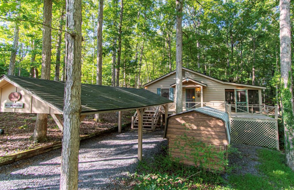 5 Tanglewood Trail Blue Ridge, GA 30513 - Photo 2 of 24