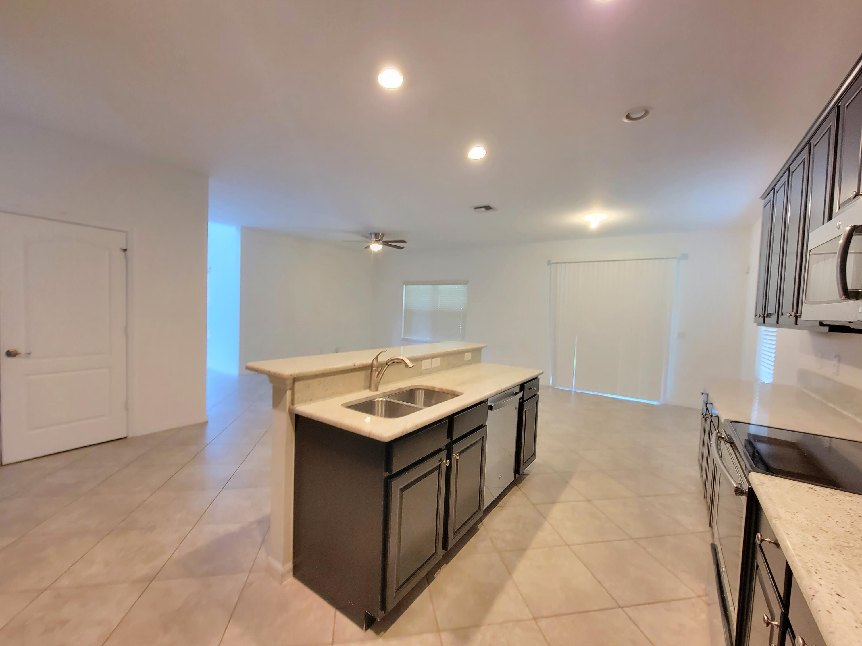 183 Rudder Cay Way Jupiter, FL 33458 - Photo 14 of 49 20220624_143218