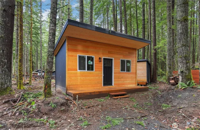 $299,950 | 56115 Kernahan Road East, Ashford, WA 98304