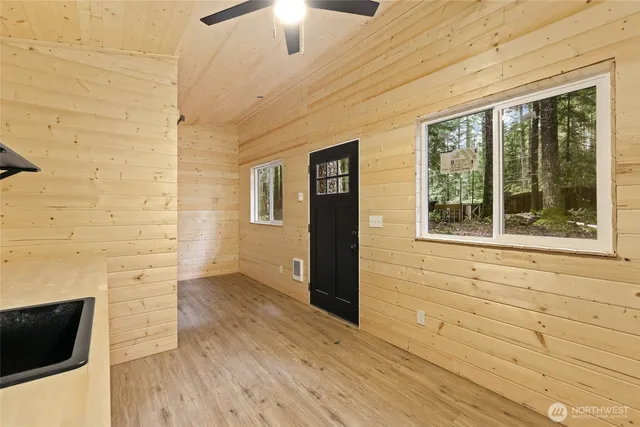 $299,950 | 56115 Kernahan Road East, Ashford, WA 98304