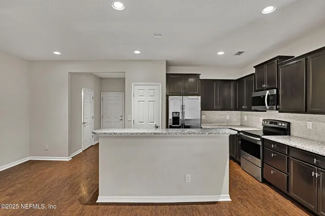 $2,100 | 7019 Buroak Court, Jacksonville, FL 32258