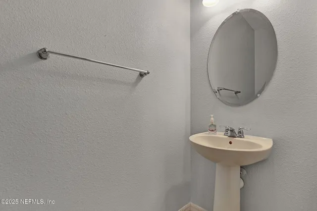 $2,100 | 7019 Buroak Court, Jacksonville, FL 32258