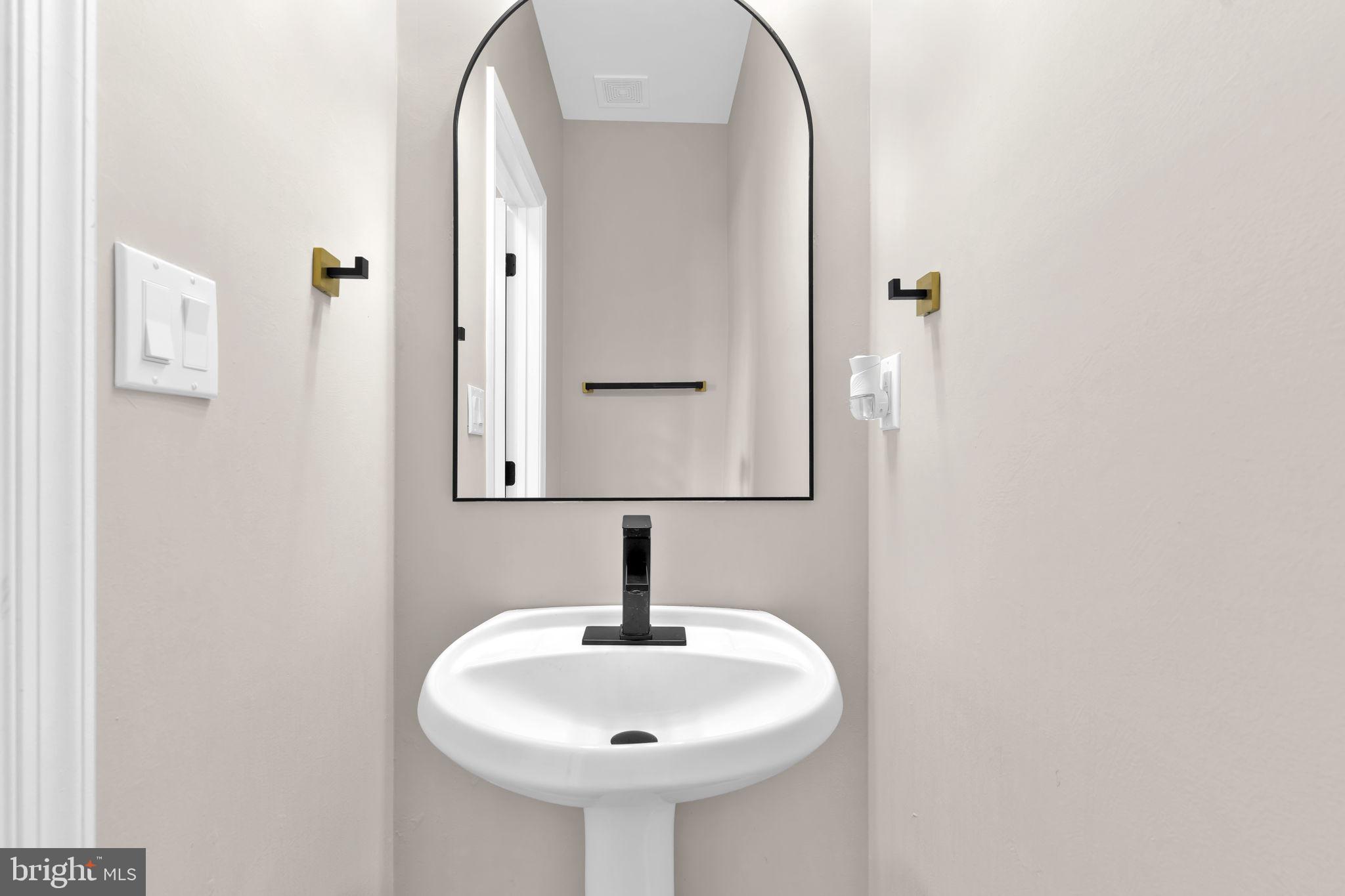 12577 Sub-Station Road Waldorf, MD 20601 - Photo 23 of 43 Hall Bathroom