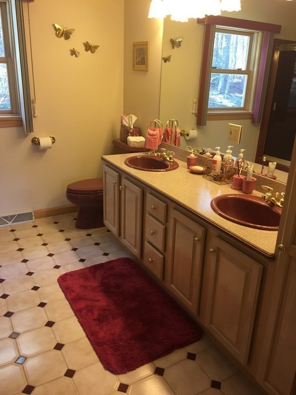 35 Timberidge Road Ludlow, MA 01056 - Photo 23 of 29 Gallery Image 23