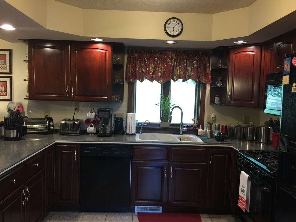 35 Timberidge Road Ludlow, MA 01056 - Photo 5 of 29 Gallery Image 5