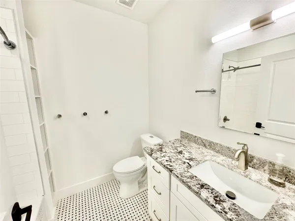 $2,770 | 2102 Mechanic Street, Unit 101, Galveston, TX 77550