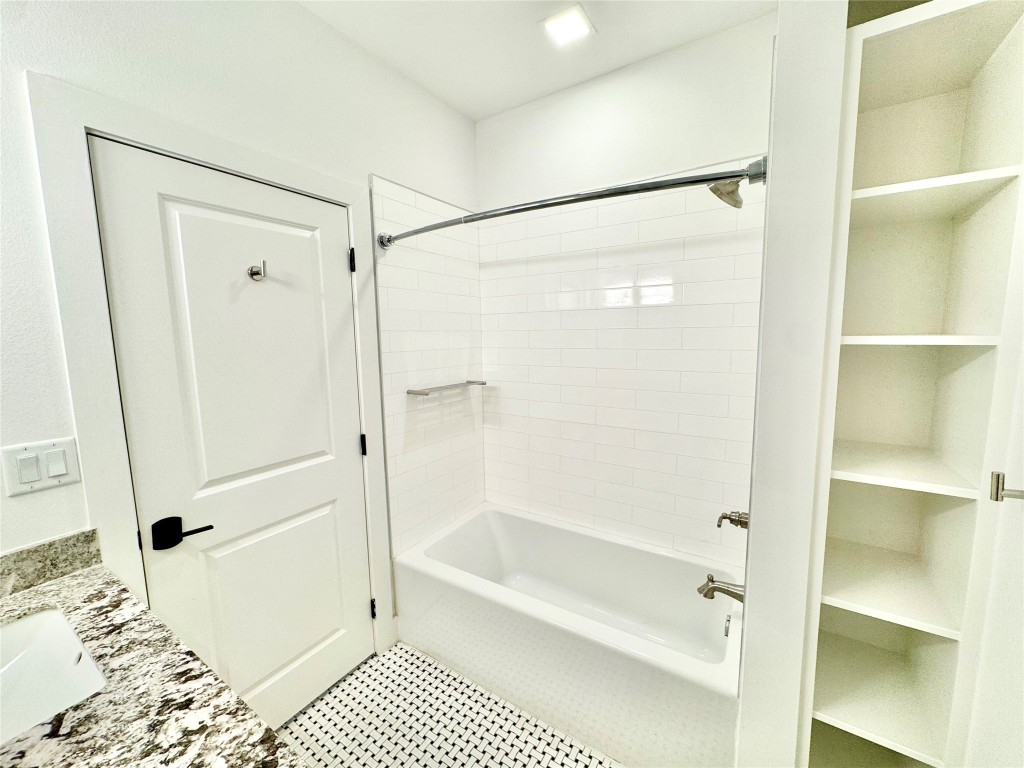 2102 Mechanic Street, Unit 101 Galveston, TX 77550 - Photo 13 of 31 Hall Bathroom