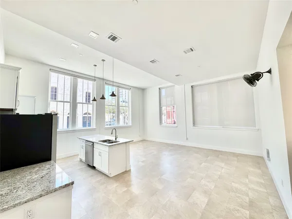 $2,770 | 2102 Mechanic Street, Unit 101, Galveston, TX 77550