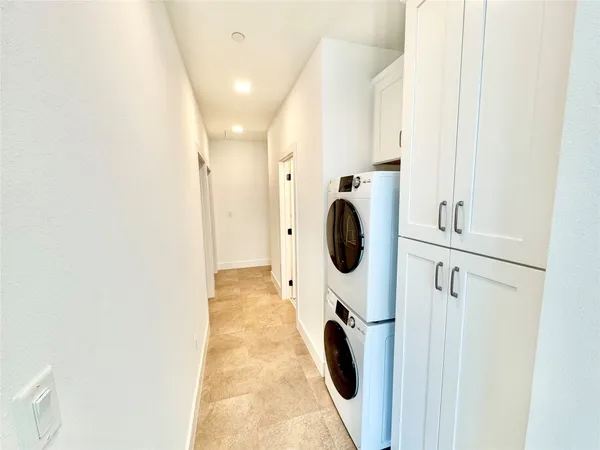 $2,770 | 2102 Mechanic Street, Unit 101, Galveston, TX 77550