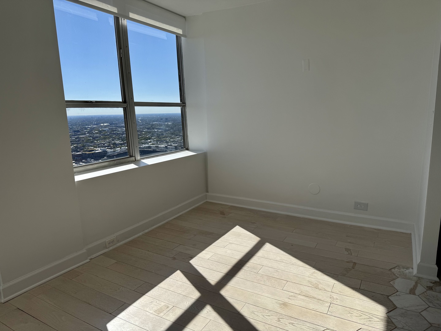 655 West Irving Park Road, Unit 5513 Chicago, IL 60613 - Photo 8 of 17 a view of small space