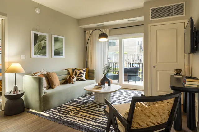 $2,298 | 255 North Addison Avenue, Unit 616, Elmhurst, IL 60126