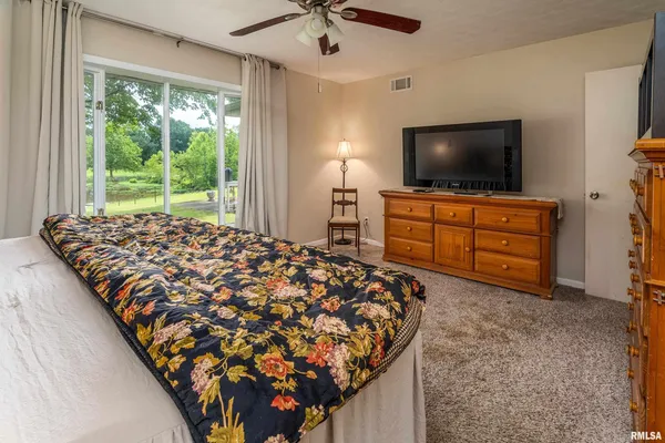 $345,000 | 1278 Nicklaus Lane, Marion, IL 62959