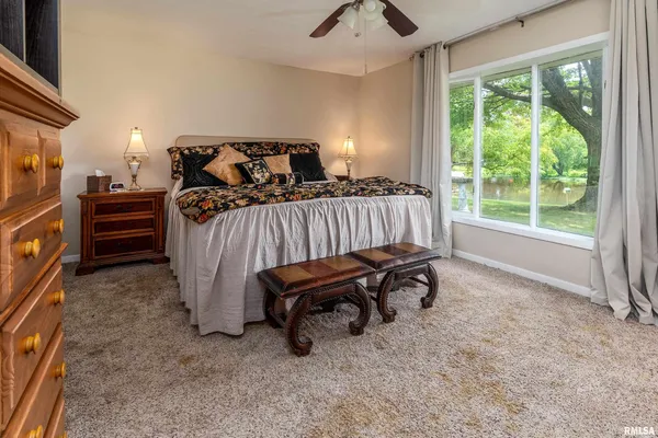 $345,000 | 1278 Nicklaus Lane, Marion, IL 62959