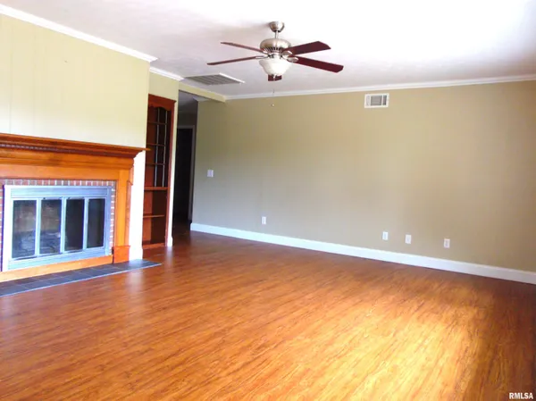 $345,000 | 1278 Nicklaus Lane, Marion, IL 62959