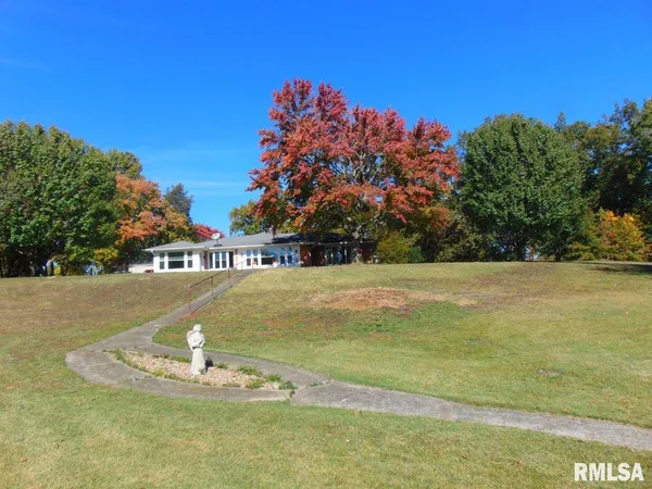 $345,000 | 1278 Nicklaus Lane, Marion, IL 62959