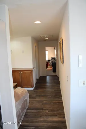 $2,650 | 3324 West Ave J-10, Unit UPSTAIR, Lancaster, CA 93536