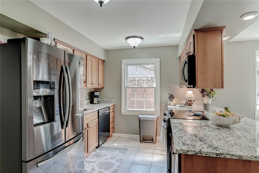 3206 Greenbriar Road Anderson, IN 46011 - Photo 11 of 37 Gallery Image 11