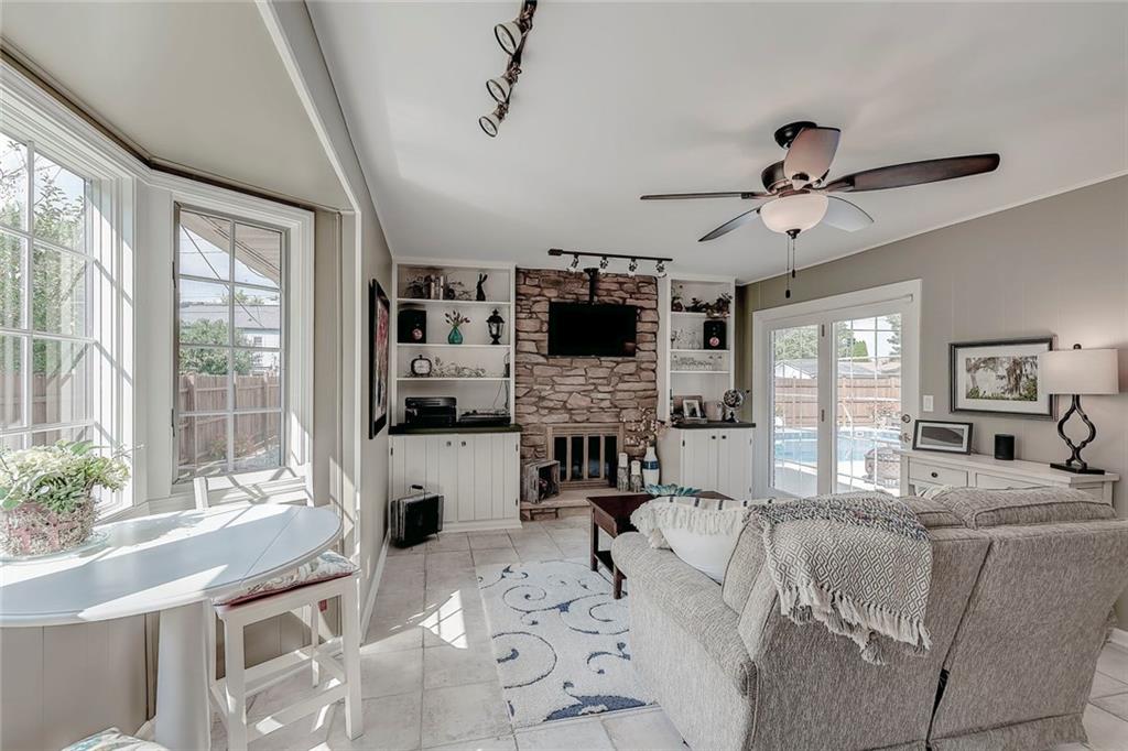 3206 Greenbriar Road Anderson, IN 46011 - Photo 7 of 37 Gallery Image 7