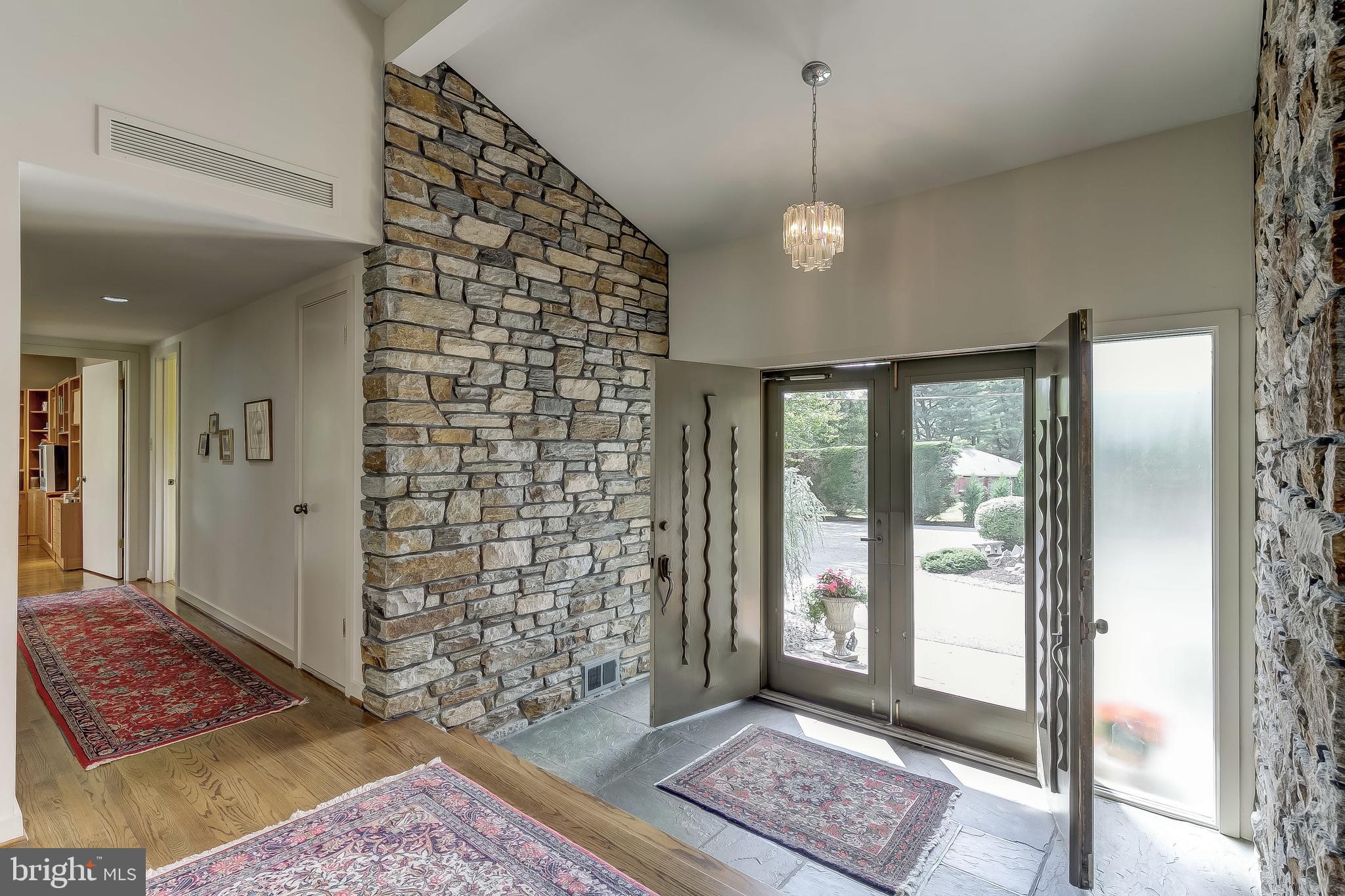 1623 Pot Spring Road Lutherville-Timonium, MD 21093 - Photo 3 of 40 Foyer