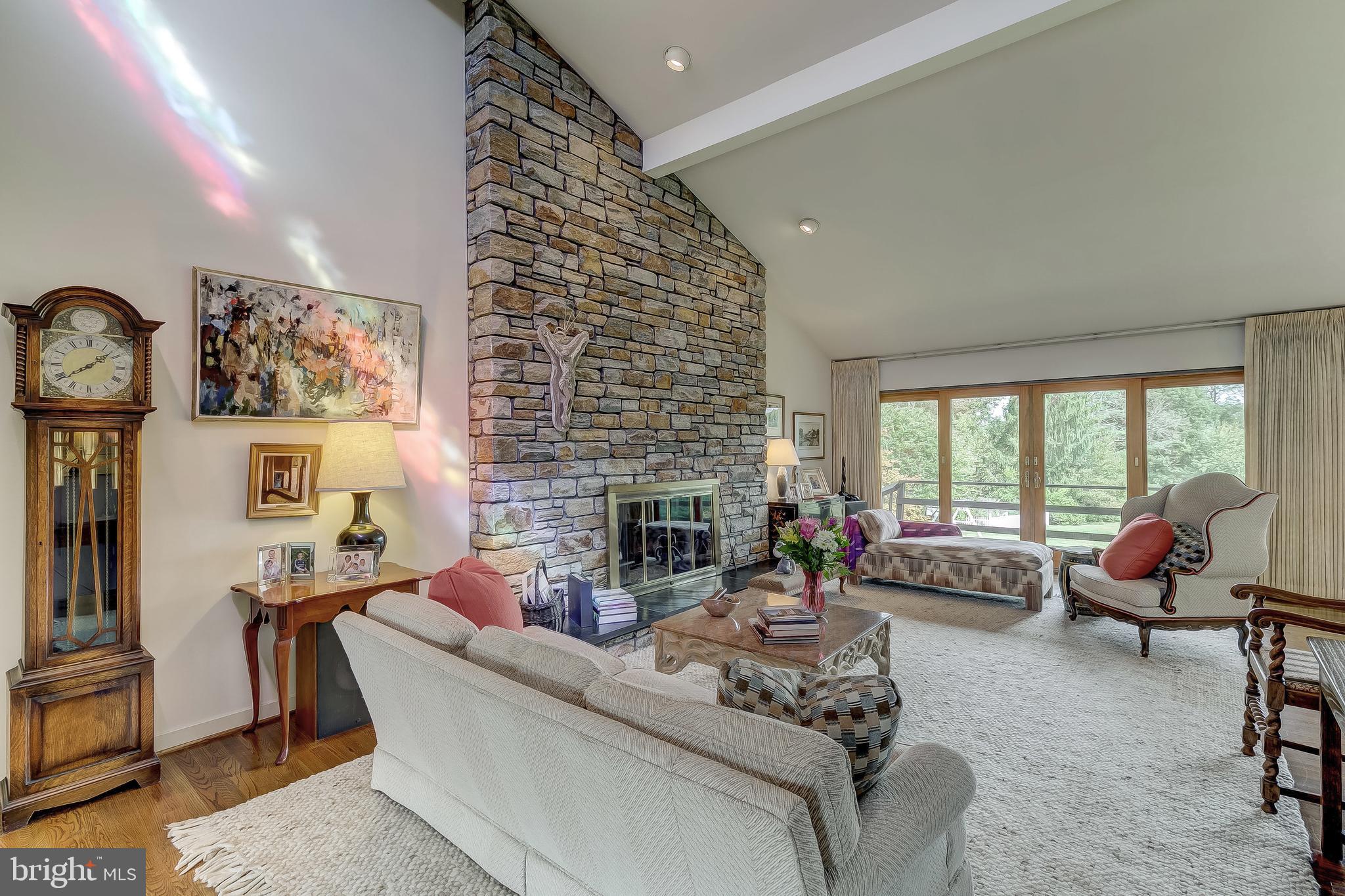 1623 Pot Spring Road Lutherville-Timonium, MD 21093 - Photo 5 of 40 Living Room