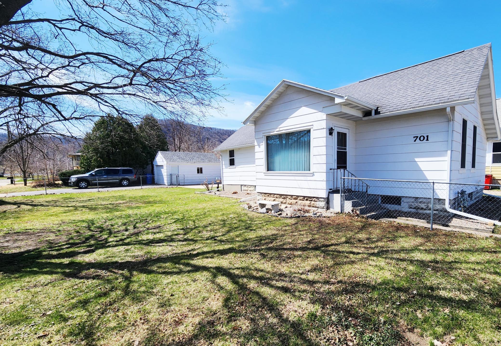 701 Olmstead Street Winona, MN 55987 - Photo 4 of 27