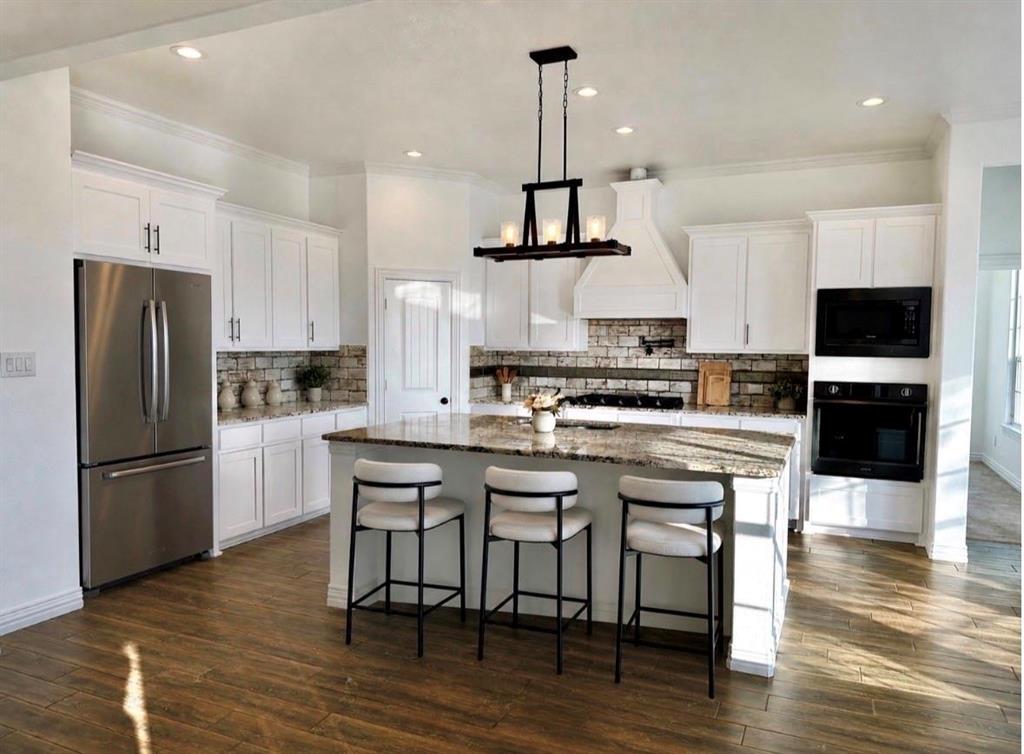 107 Rock Salt Court Springtown, TX 76082 - Photo 4 of 20
