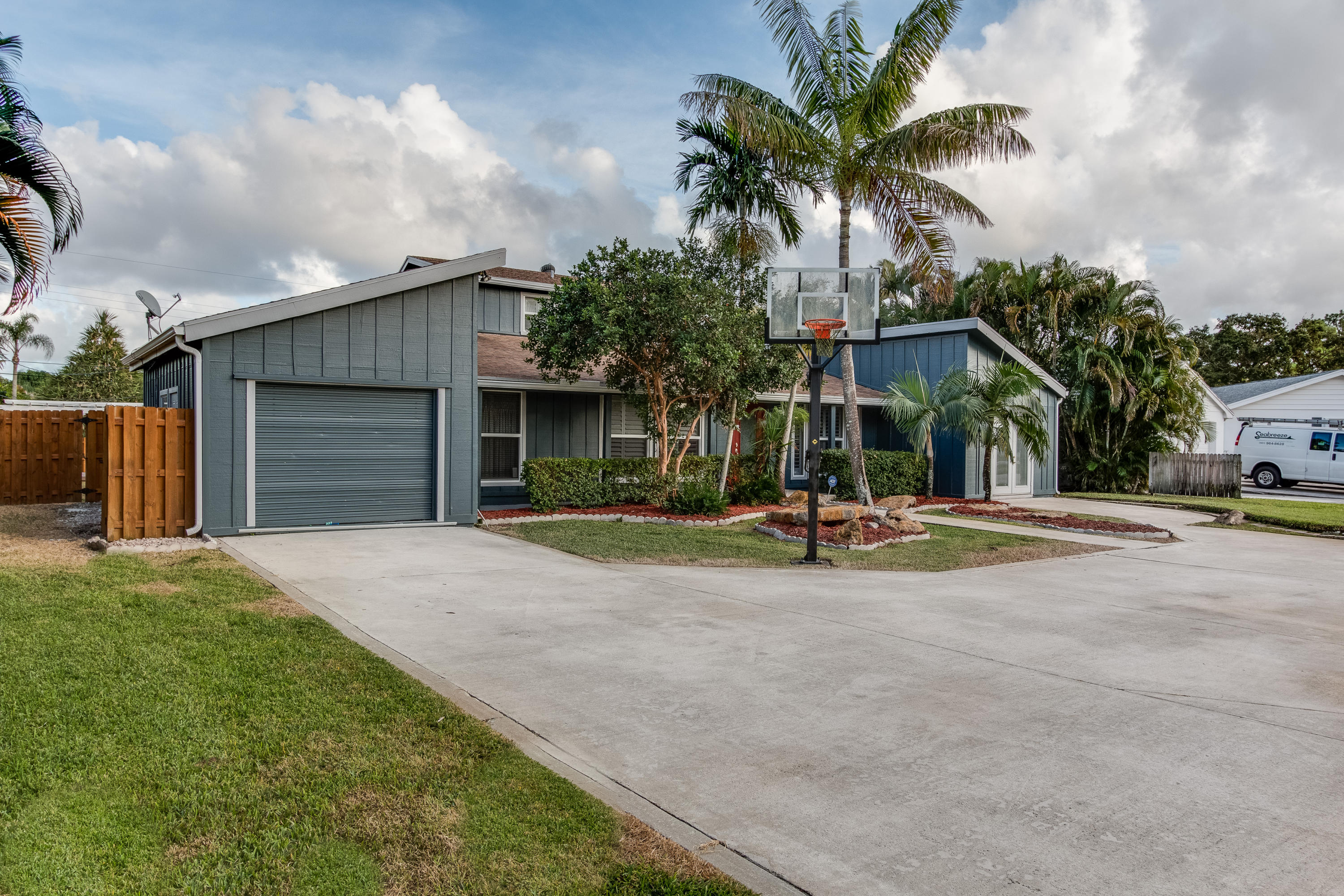 129 Cleveland Road Lake Worth, FL 33467 - Photo 4 of 42 untitled-4