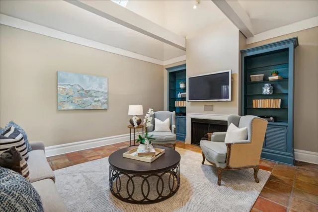 $1,095,000 | 1 Belleair Drive, Memphis, TN 38104