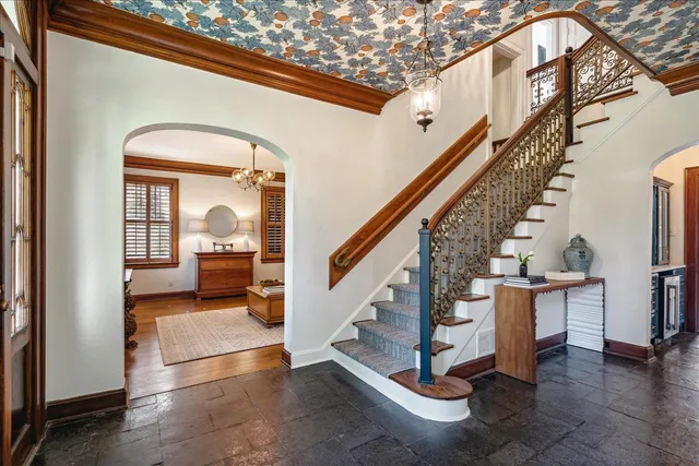 $1,095,000 | 1 Belleair Drive, Memphis, TN 38104