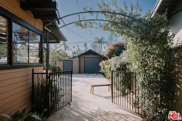 $1,395,000 | 889 North Chester Avenue, Pasadena, CA 91104