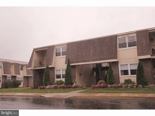 $1,900 | 11-6 Florence Tollgate Place, Florence, NJ 08518