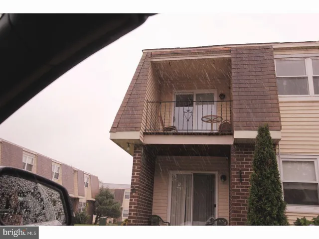 $1,900 | 11-6 Florence Tollgate Place, Florence, NJ 08518