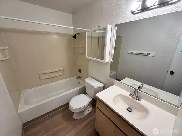 $848,000 | 10712 64th Avenue East, Puyallup, WA 98373