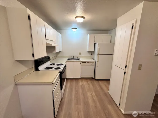 $848,000 | 10712 64th Avenue East, Puyallup, WA 98373