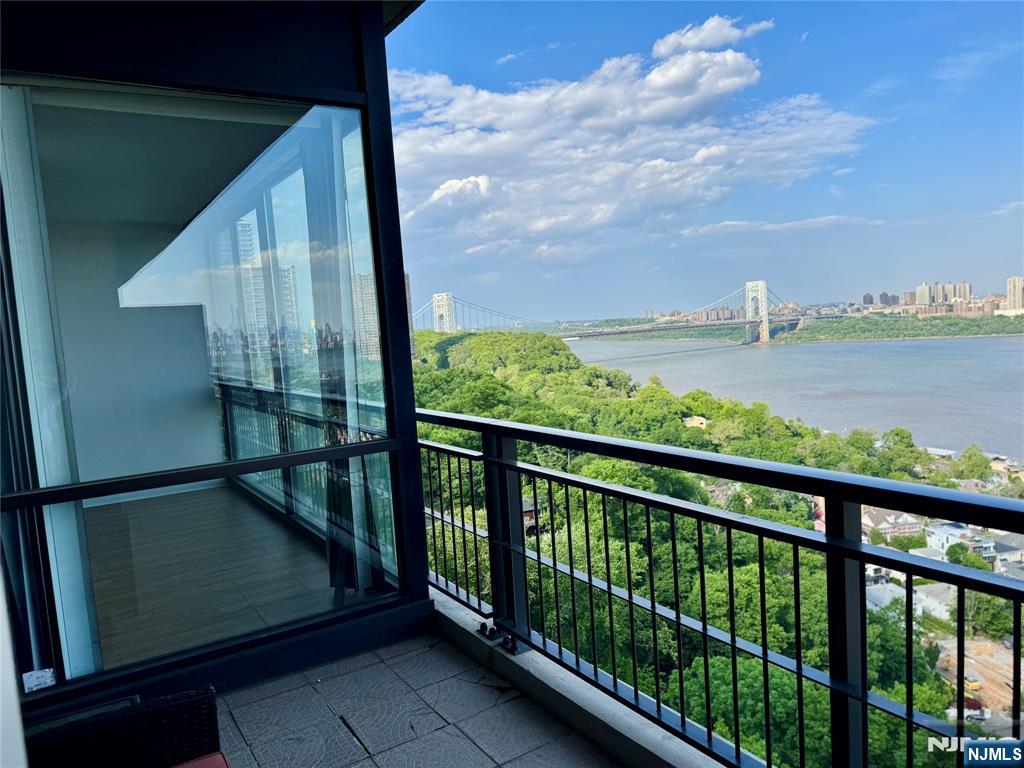 4 Horizon Road, Unit 1417 Fort Lee, NJ 07024 - Photo 3 of 17
