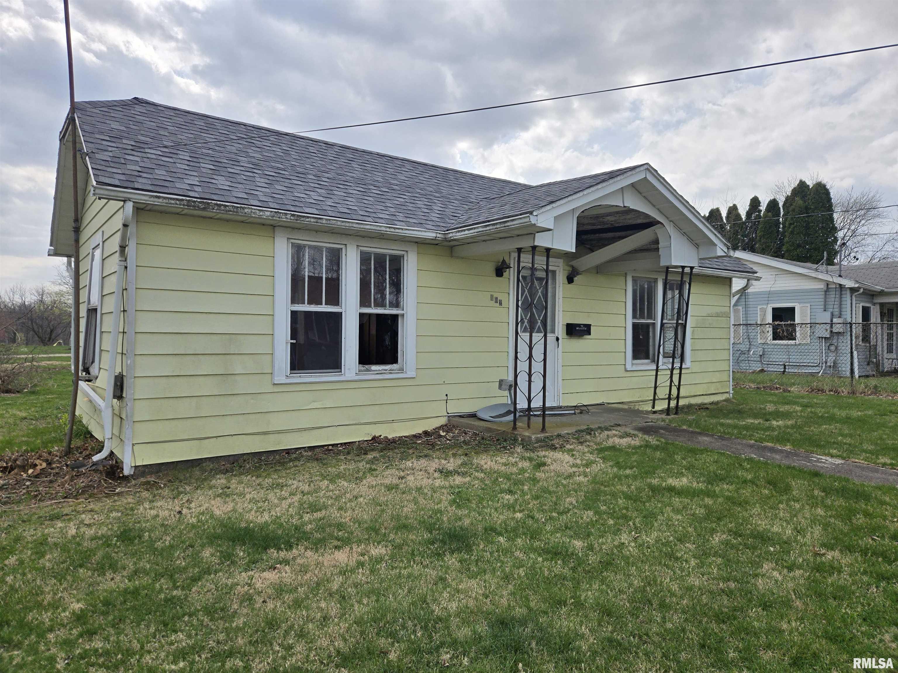 622 West Walnut Street Canton, IL 61520 - Photo 1 of 7