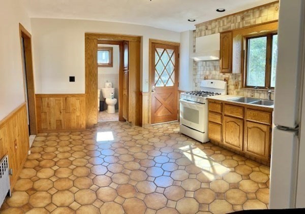52 Castle Road Nahant, MA 01908 - Photo 11 of 31 Gallery Image 11
