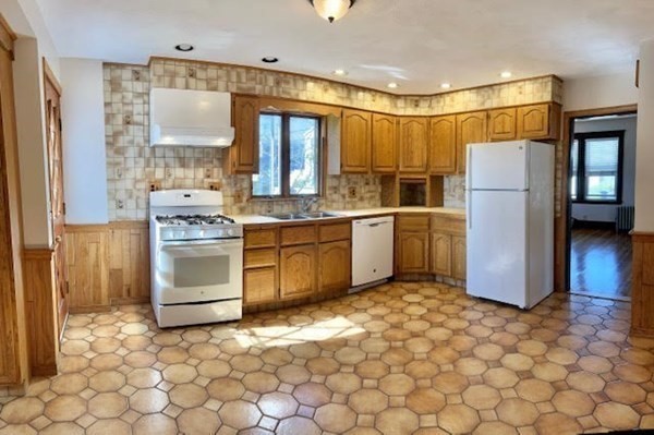 52 Castle Road Nahant, MA 01908 - Photo 10 of 31 Gallery Image 10