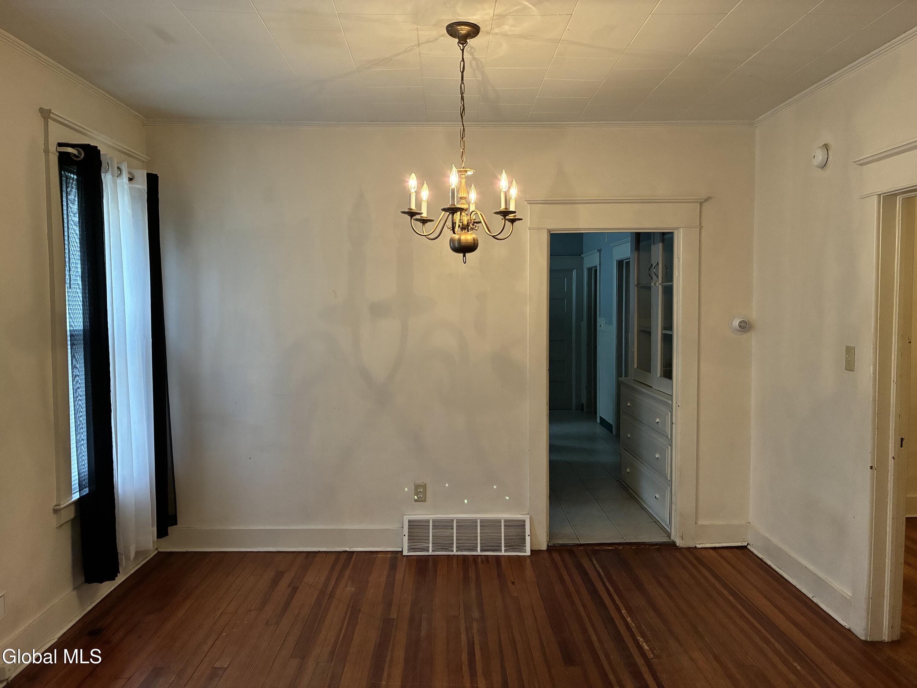 987 Main Avenue Schenectady, NY 12303 - Photo 9 of 18 IMG_7624