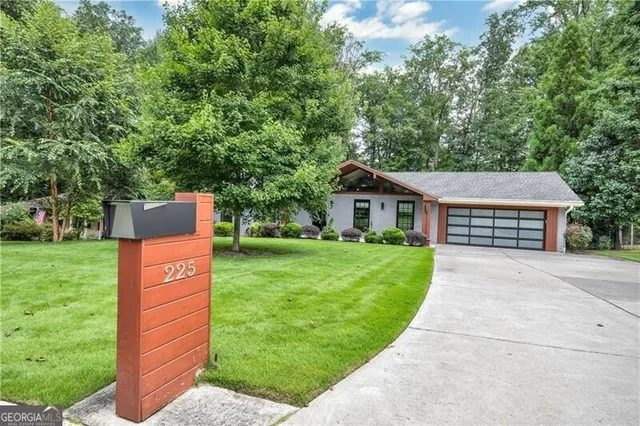 $995,000 | 225 Jayne Ellen Way, Alpharetta, GA 30009